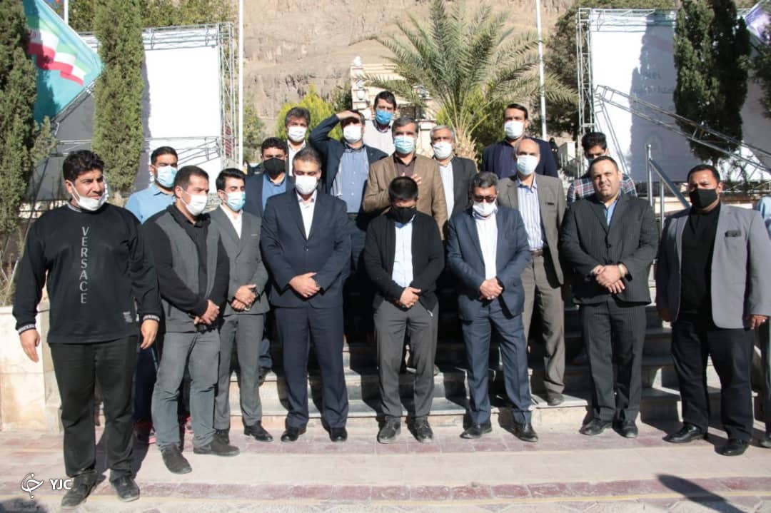 حضور دبیر بر سر مزار سردار دل ها