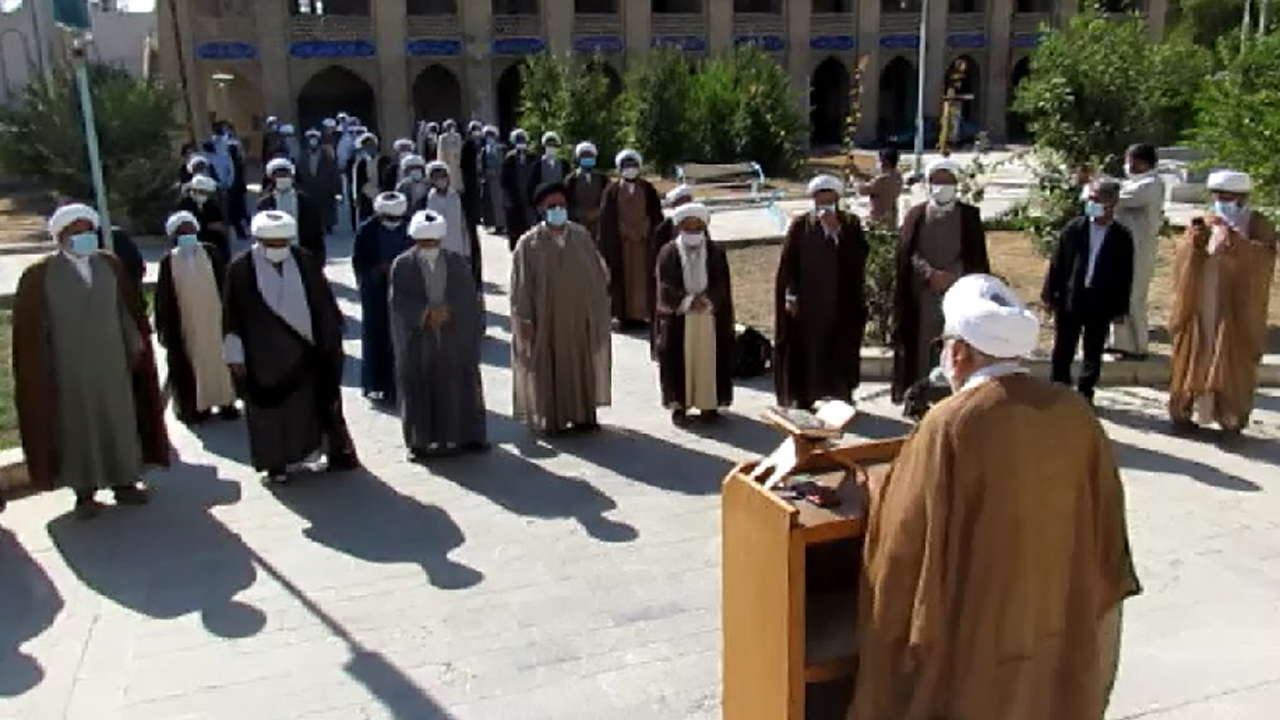طلاب و روحانیون هرمزگانی اظهارات رئیس جمهور فرانسه را محکوم کردند