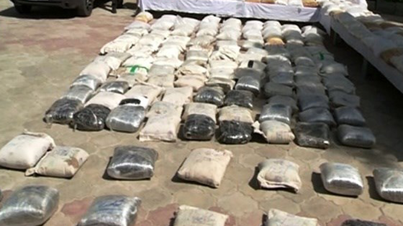 بیش از دو تن مواد مخدر در خراسان جنوبی کشف شد/جاسازی بیش از ۵۰۰ کیلو مرفین در تریلر