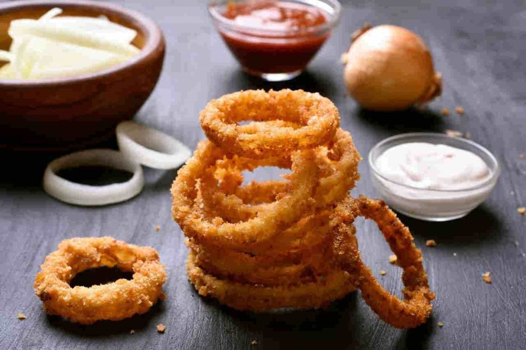 طرز تهیه مرحله به مرحله پیاز سوخاری پفکی رستورانی