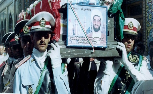 برگی از جنایات آمریکا در بوشهر/از بمباران جزیره خارک تا به زانو درآوردن سربازان بیگانه