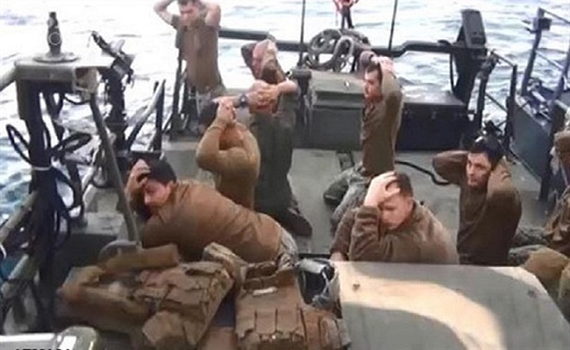 برگی از جنایات آمریکا در بوشهر/از بمباران جزیره خارک تا به زانو درآوردن سربازان بیگانه