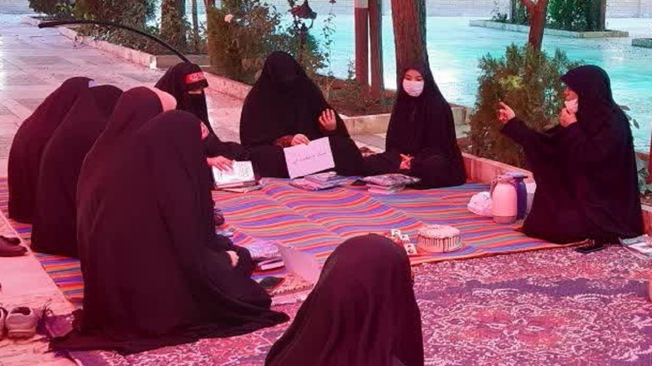 دانش‌آموزان بسیجی قم با شهدا تجدید میثاق کردند