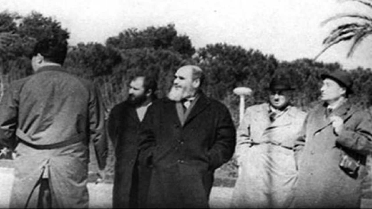 پیرمردی که شلاق خورد، اما حاضر نشد به امام ناسزا بگوید
