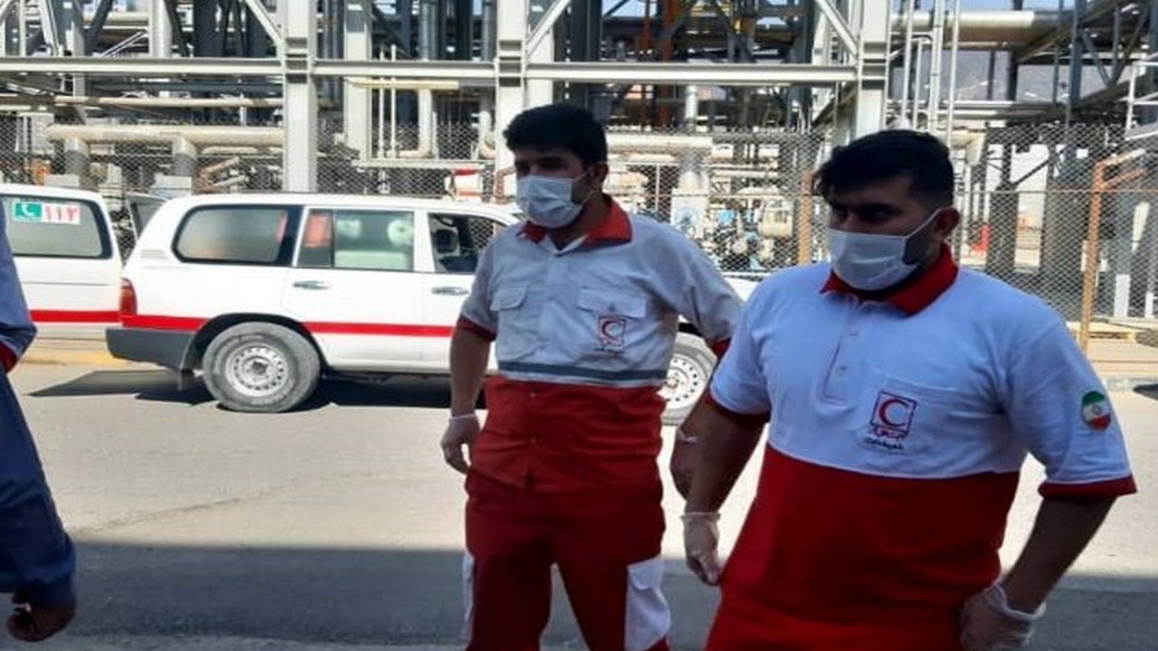 اعزام ۸ تیم از هلال احمر به محل آتش سوزی در واحد الفین پتروشیمی ایلام