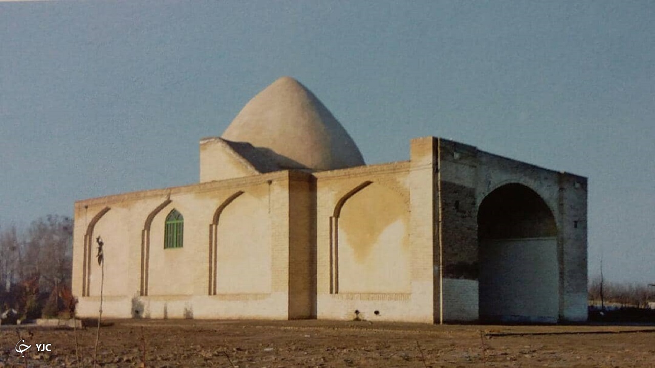 بنایی چهارصد ساله که در محوطه‌ای چندقرنی چشم‌نوازی می‌کند