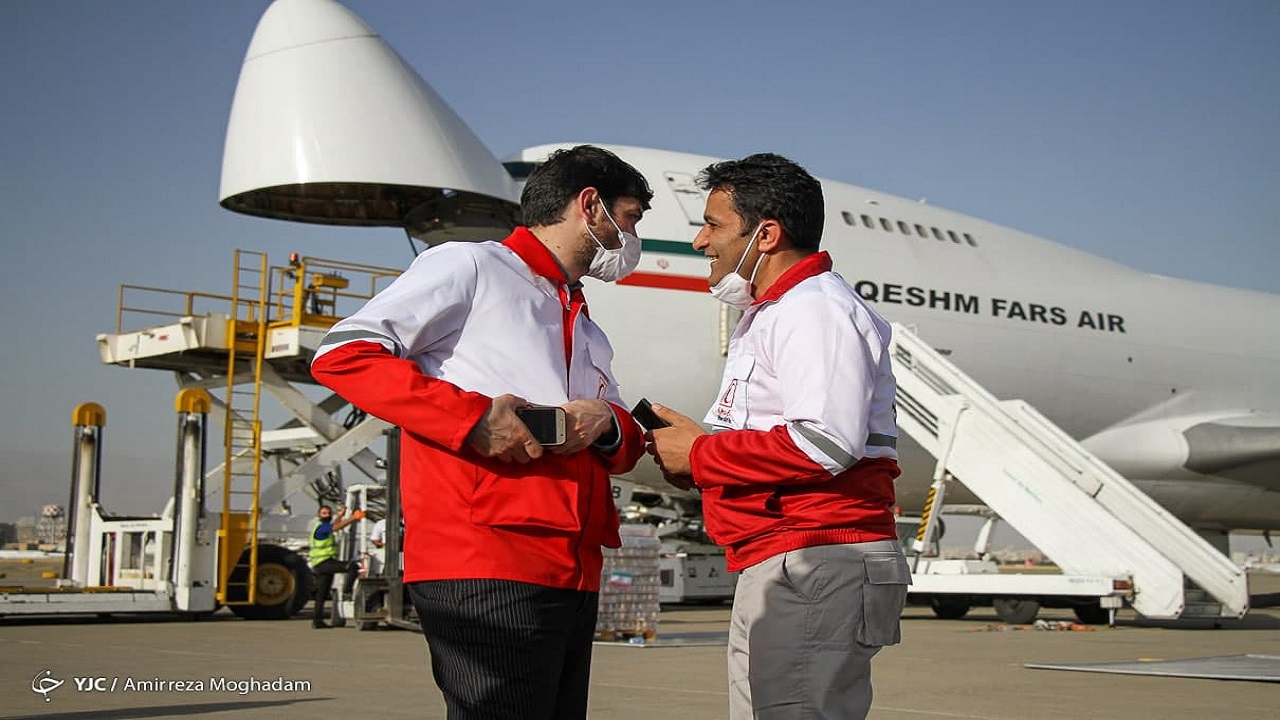 پرچمداران امدادرسان که خود نیازمند امدادِ مسئولان هستند/ سخنگوی هلال احمر: استخدام نجاتگران زمان بَر است، ما سر قولمان هستیم
