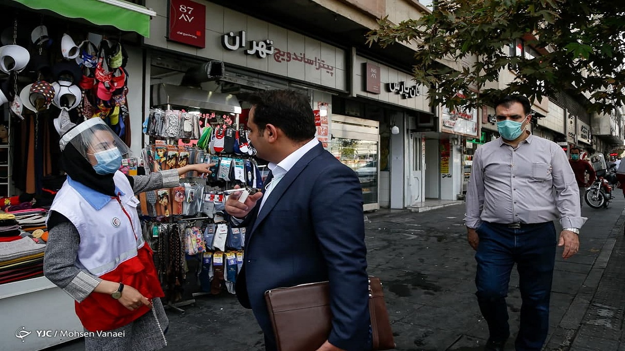 پرچمداران امدادرسان که خود نیازمند امدادِ مسئولان هستند/ سخنگوی هلال احمر: استخدام نجاتگران زمان بَر است، ما سر قولمان هستیم