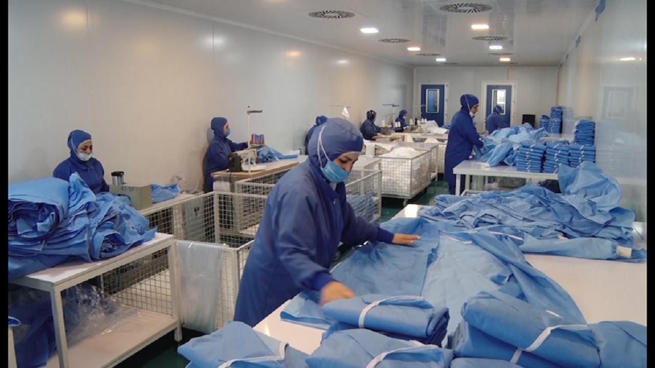 اهدا ۷۰ جفت لباس بیمارستانی به همت بانوان گرمساری