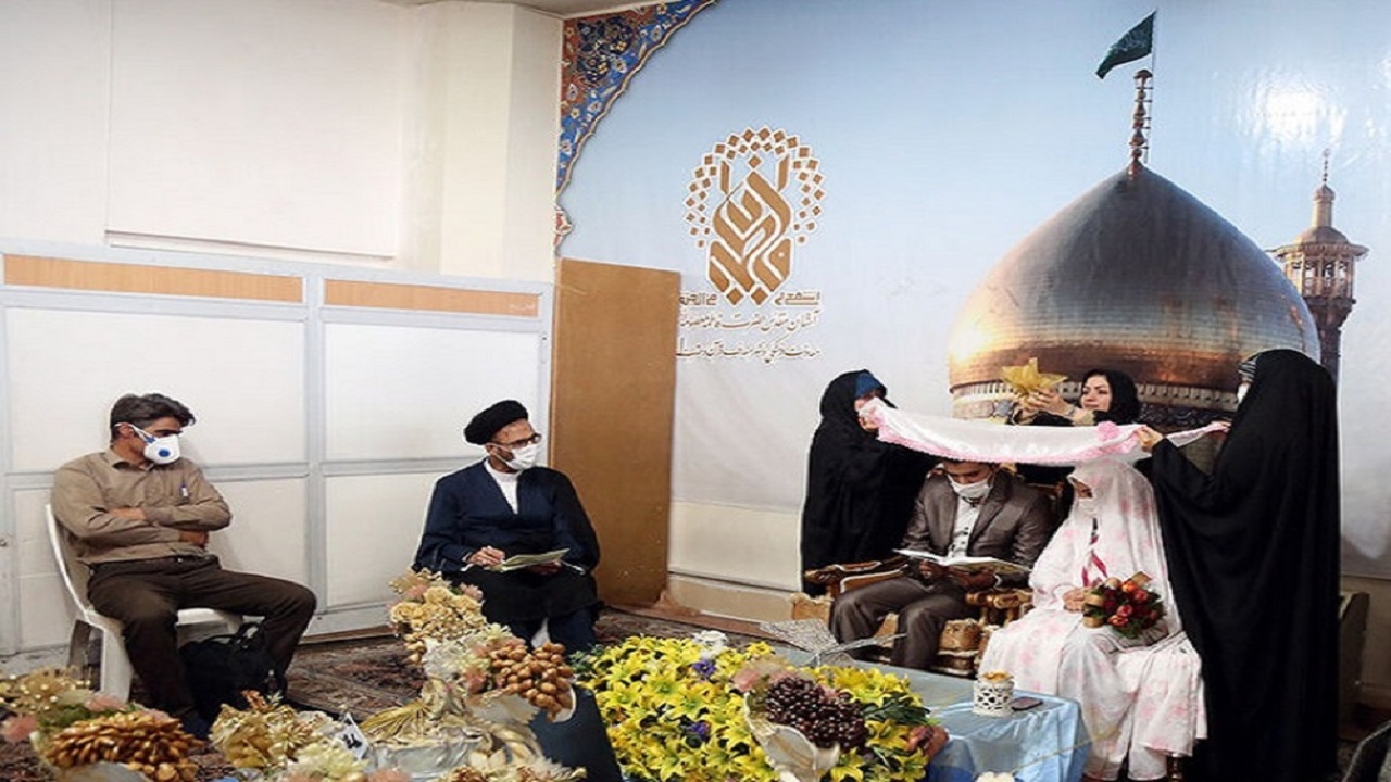 پیوند آسمانی بیش از ۵۰ زوج در حرم حضرت معصومه (س) برگزار شد