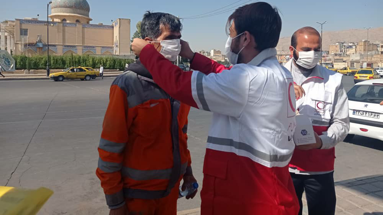 توزیع ۴ هزار ماسک در طرح آمران سلامت مدارس علمیه