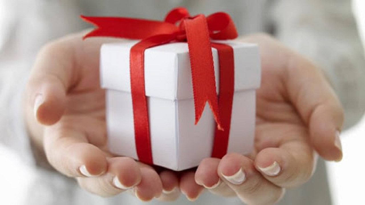 برای هدیه دادن به چه مواردی باید توجه کنید؟