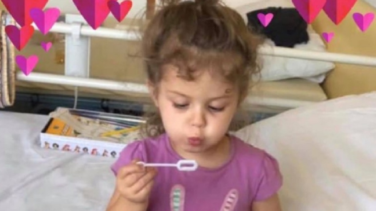 مرگ دختر ۲ ساله با خوردن کپسول تمیزکننده توالت