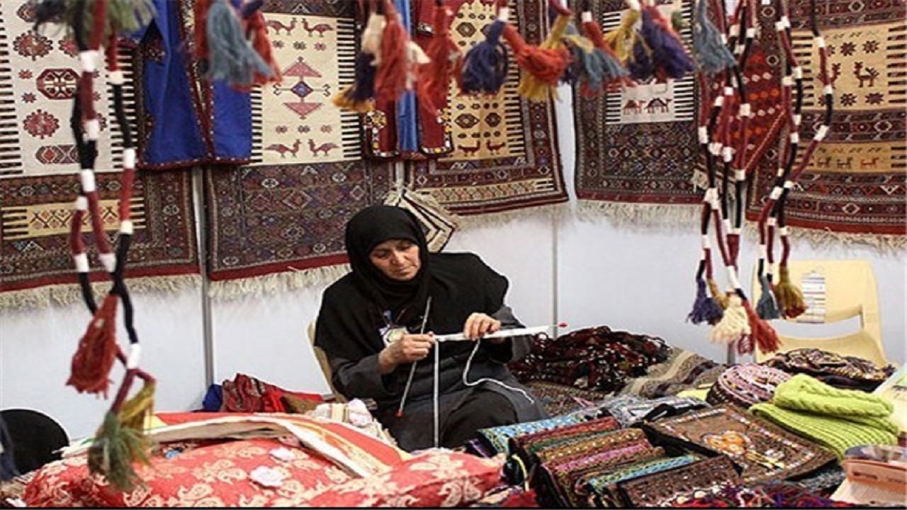 ۳۰۰ نفر در دنیای پر نقش و نگار صنایع دستی هنرآفرینی می‌کنند