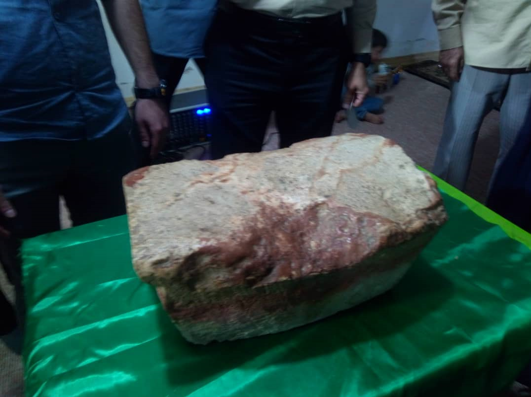 سنگی که میزبان سر سیدالشهدا(ع) بود پس از ۸ سال به جایگاه اصلی بازگشت
