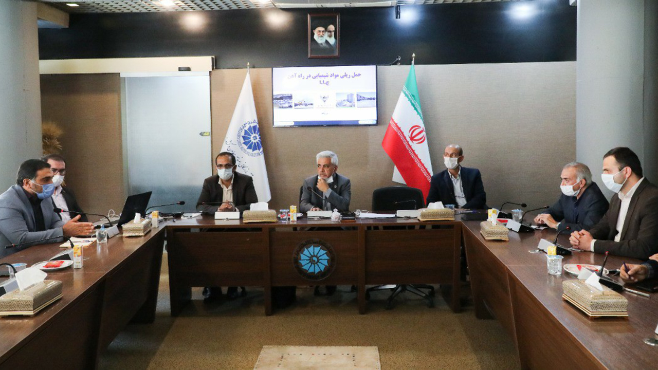 امکانات راه آهن فارس در اختیار بخش اقتصاد استان قرار گیرد