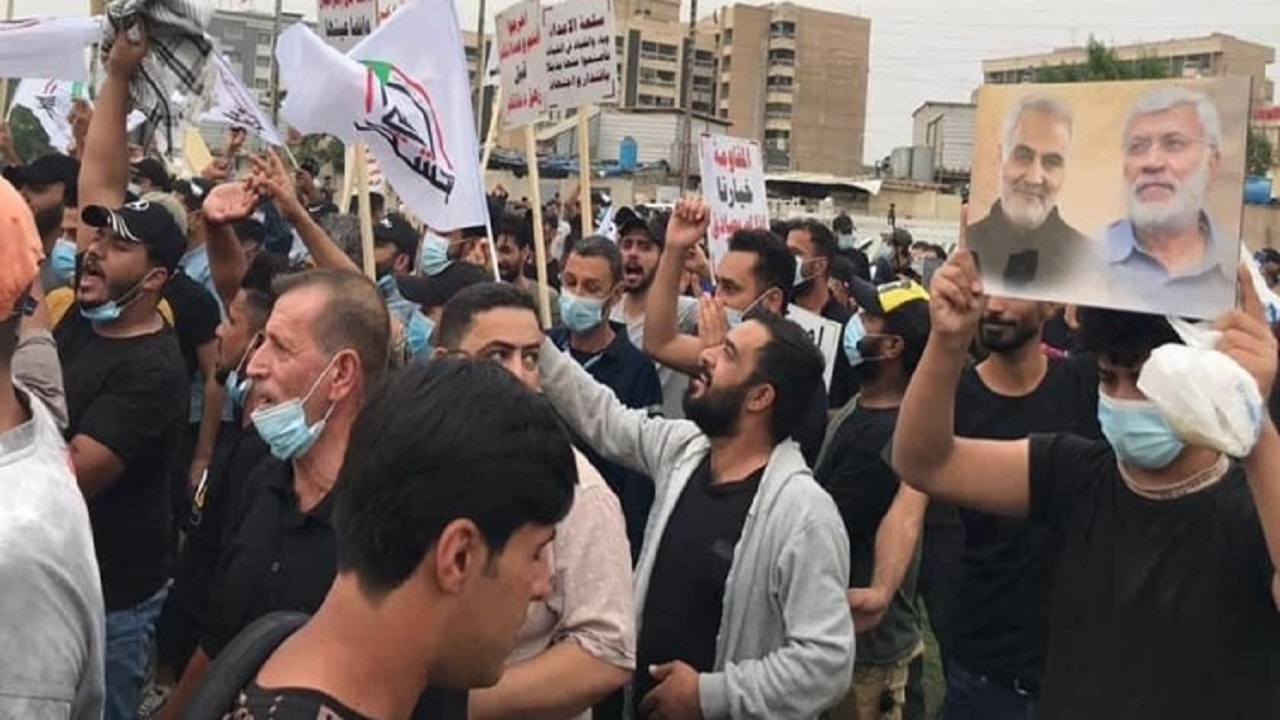 تظاهرات جوانان عراقی در مخالفت با حضور نیروهای آمریکایی در خاک این کشور