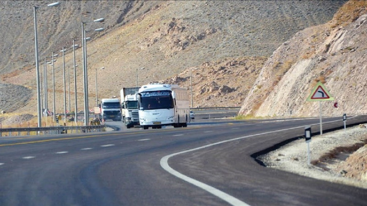 انسداد موقت گردنه آب امیری در بهبهان