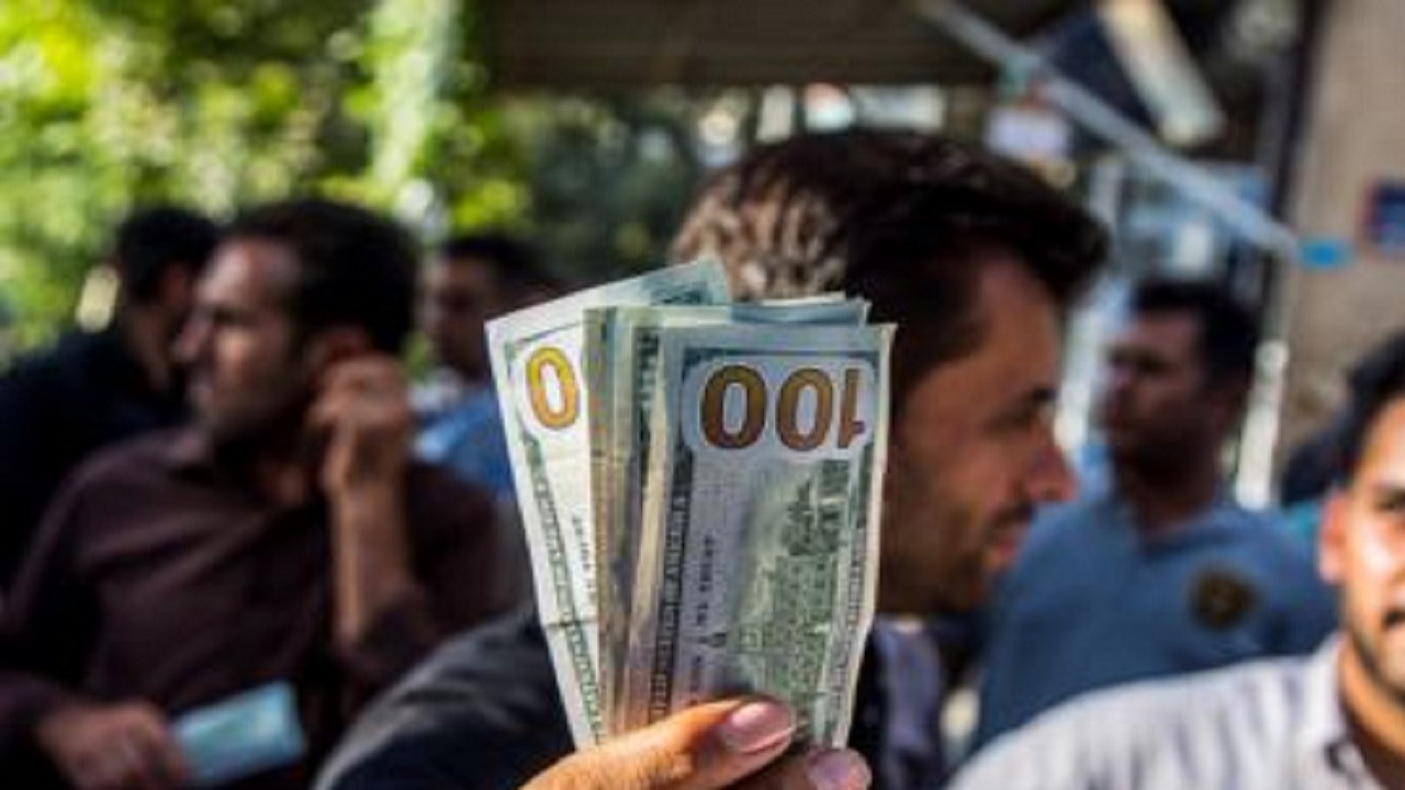 ترس دلالان ارزی از حرکت نقدینگی به سمت بورس
