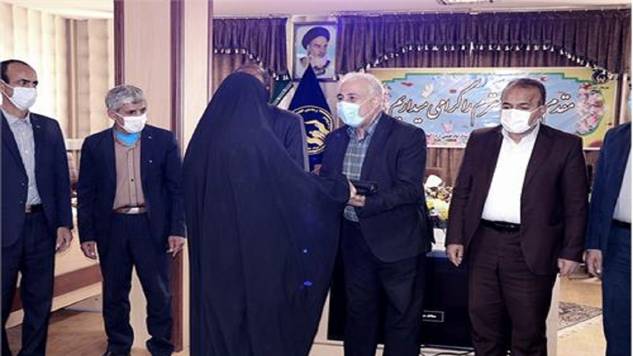 اهدای ۲۰۳ دستگاه لپ‌تاپ به فرزندان ایتام چهارمحال و بختیاری