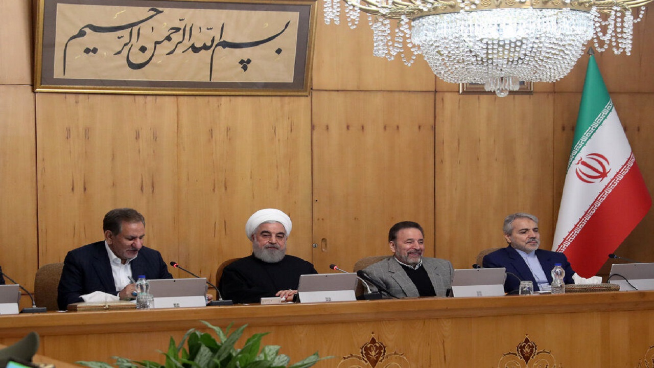 بانک مرکزی موظف به تداوم منطقی سازی نرخ ارز شد/ ماموریت ۳ وزارتخانه برای کاهش قیمت‌ها