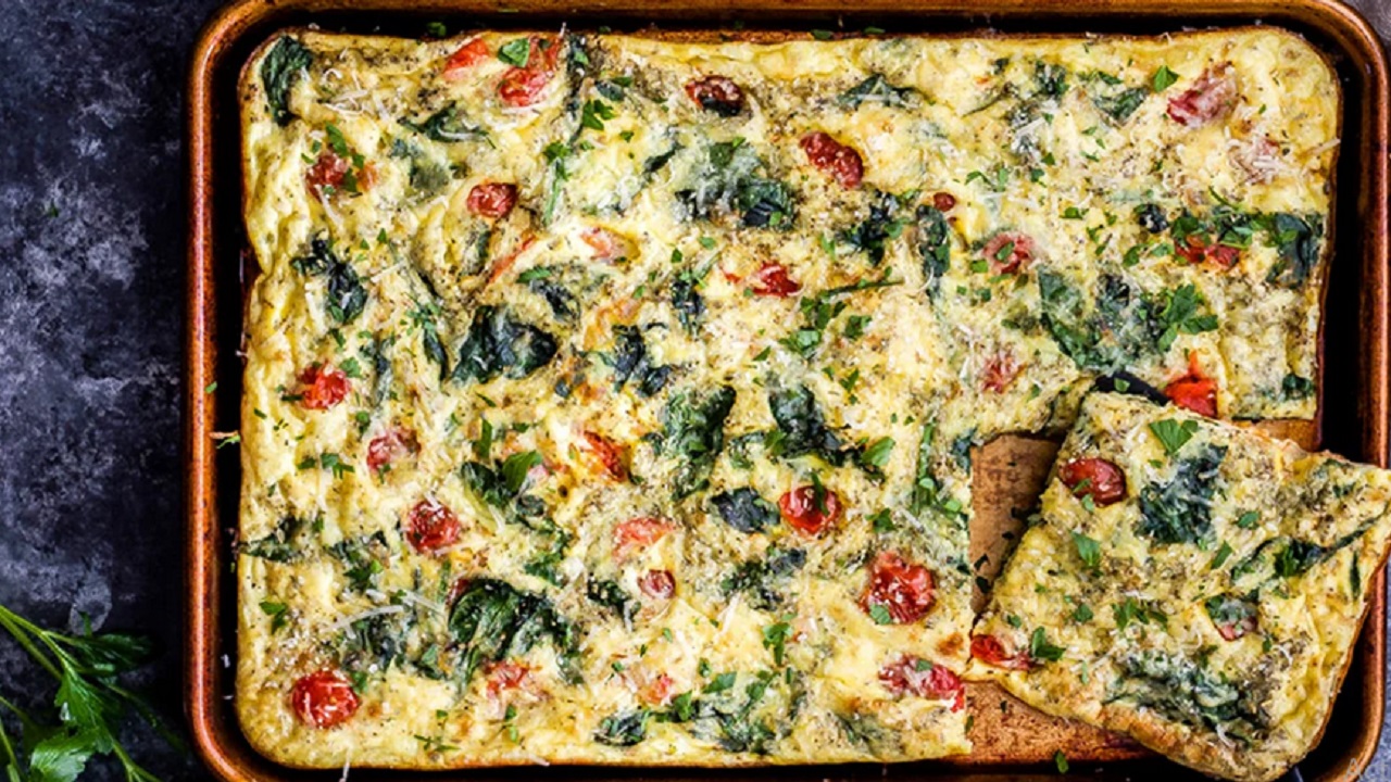 طرز تهیه املت اسفناج و پنیر موزارلا به شیوه حرفه‌ای‌ها