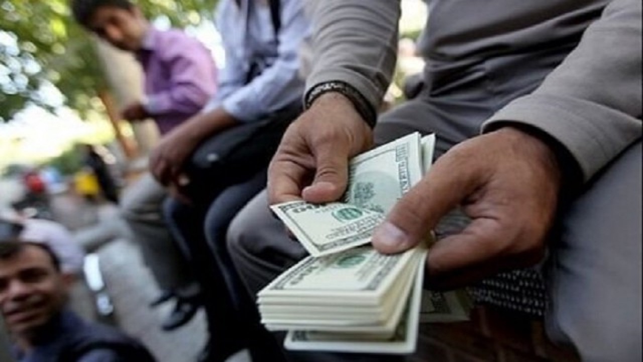 نرخ دلار آرام می گیرد؟