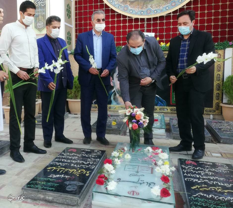 حضور سهیل مهدی بر سر مزار سردار دل&zwnj;ها + تصاویر