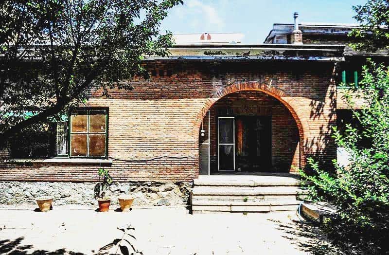 بن بستی در دزاشیب که یادآور خاطرات دو نویسنده ایرانی است