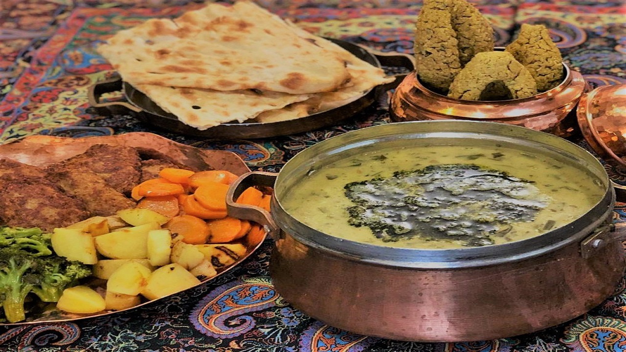 آموزش آشپزی؛ از خوراک مرغ ساده با سس قارچ و پیراشکی پیتزایی متفاوت تا سالاد والدورف + تصاویر