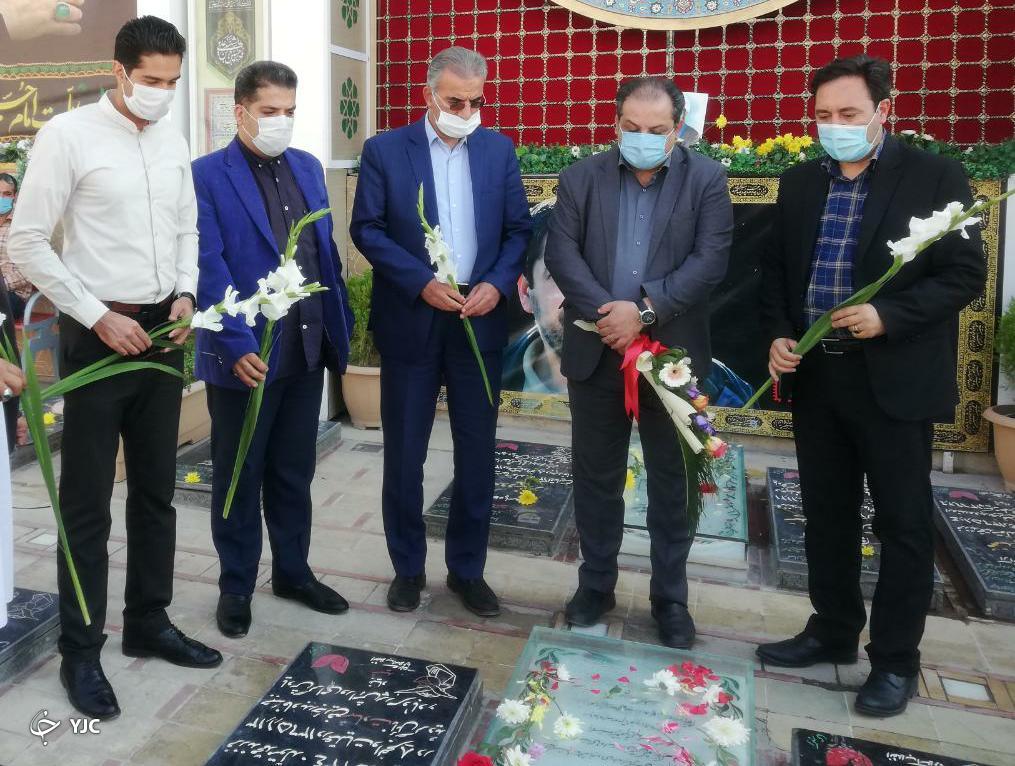 حضور سهیل مهدی بر سر مزار سردار دل&zwnj;ها