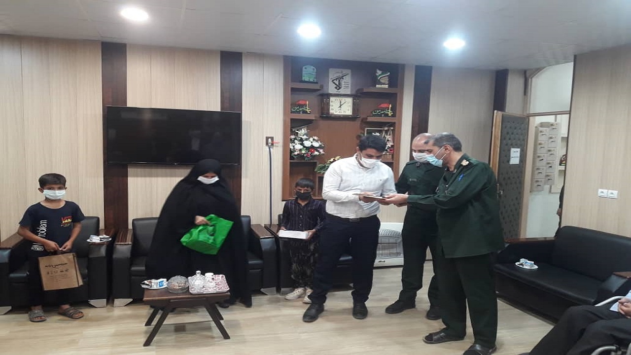 تجلیل از مدافعان بسیجی امنیت در دزفول