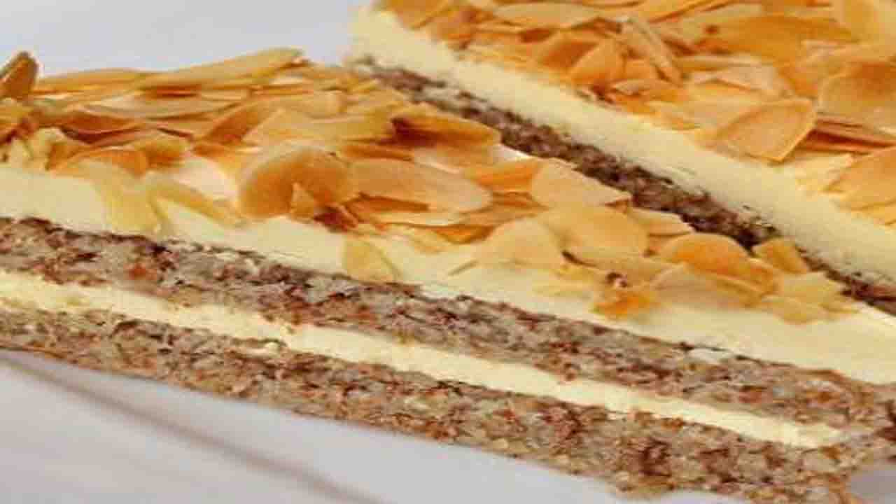 کیک‌بادام با کرم دیپلمات + دستور تهیه