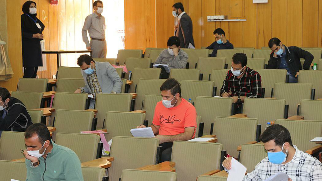 آزمون تصدی منصب قضا در استان فارس برگزار شد