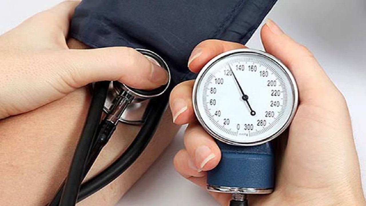 چگونه فشار خون را به شکل دقیق اندازه‌گیری کنیم؟ + اینفوگرافیک