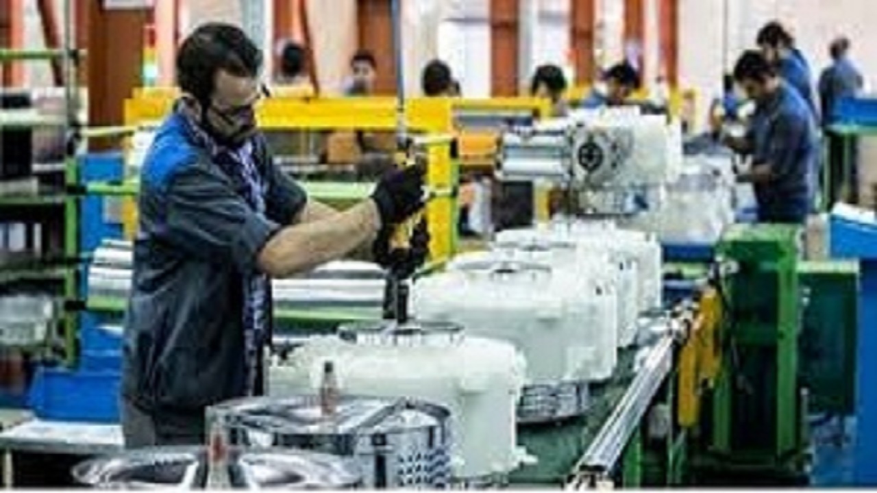 بانک ها برای رفع مشکلات تولیدکنندگان تلاش کنند