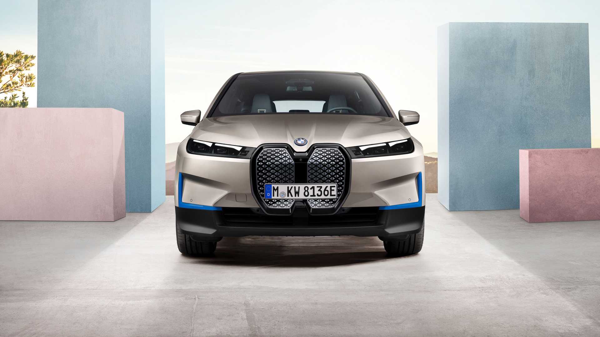 خودرو کاملا الکتریکی BMW معرفی شد