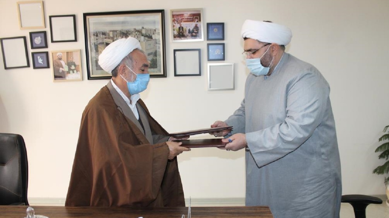 امضاء تفاهم نامه همکاری میان کتابخانه‌های عمومی و ستاد اقامه نماز خراسان رضوی