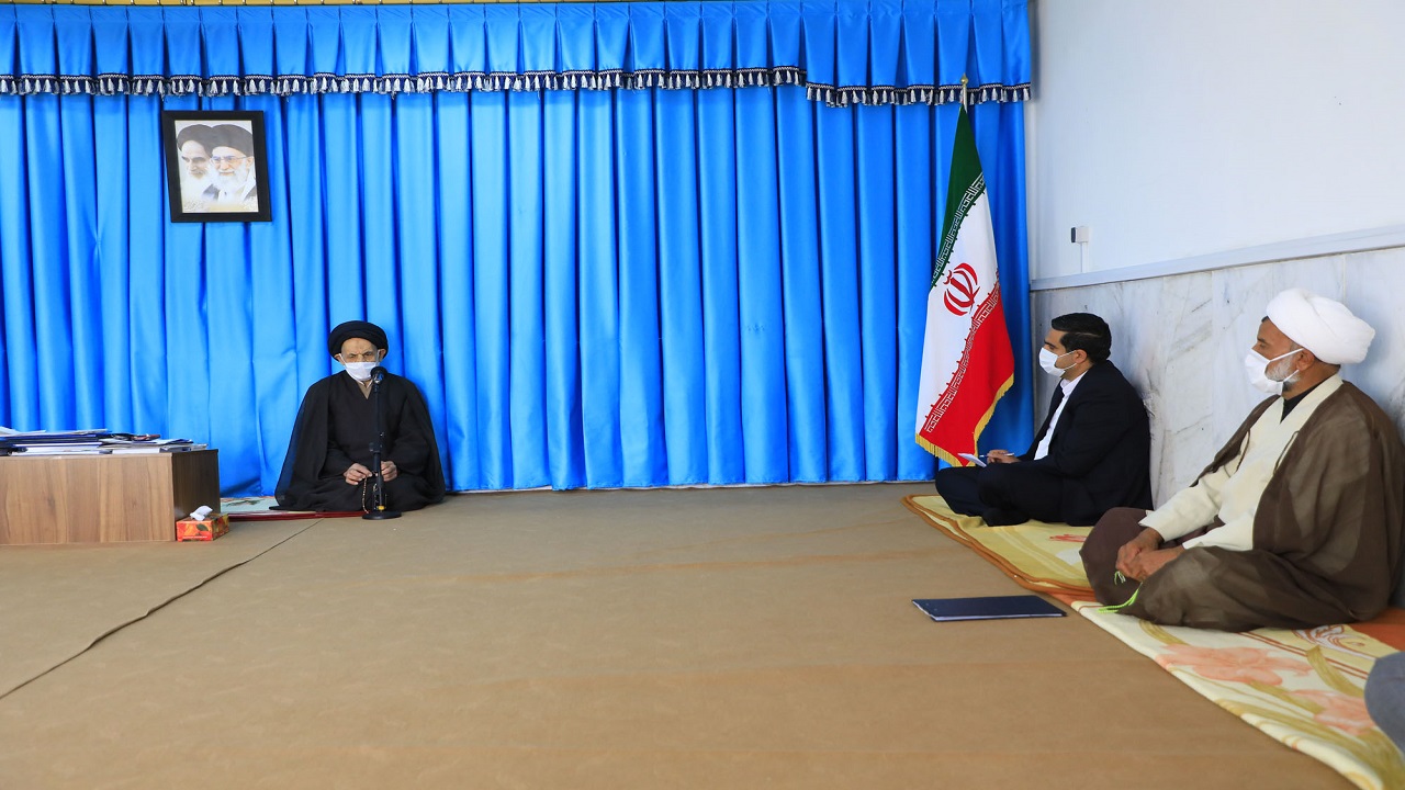 گرانی‌ ها و اوضاع کنونی بورس و کالا‌های قاچاق، نتیجه نبود نظارتها است