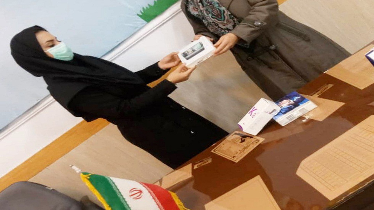 معلم کرجی عامل شادی دانش آموزان برای رسیدن به شاد