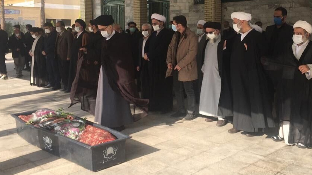 پیکر استاد دانشگاه تهران در قم آرام گرفت