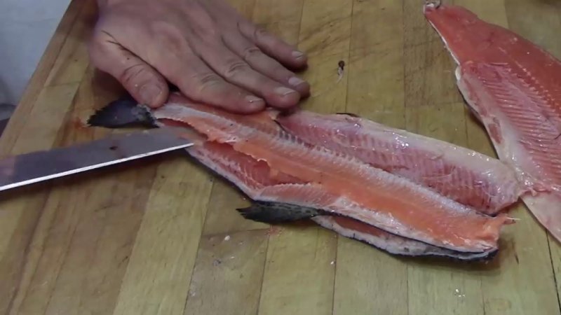 ترفندی عالی برای پاک کردن ماهی + فیلم