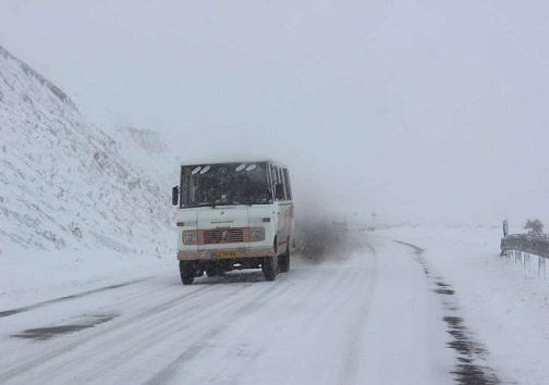 مسدود شدن گردنه بیژن در شهرستان دنا