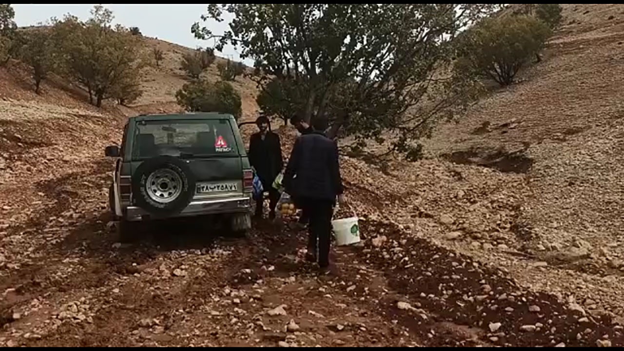 وضعیت اسفناک جاده در روستای دره مولا + فیلم