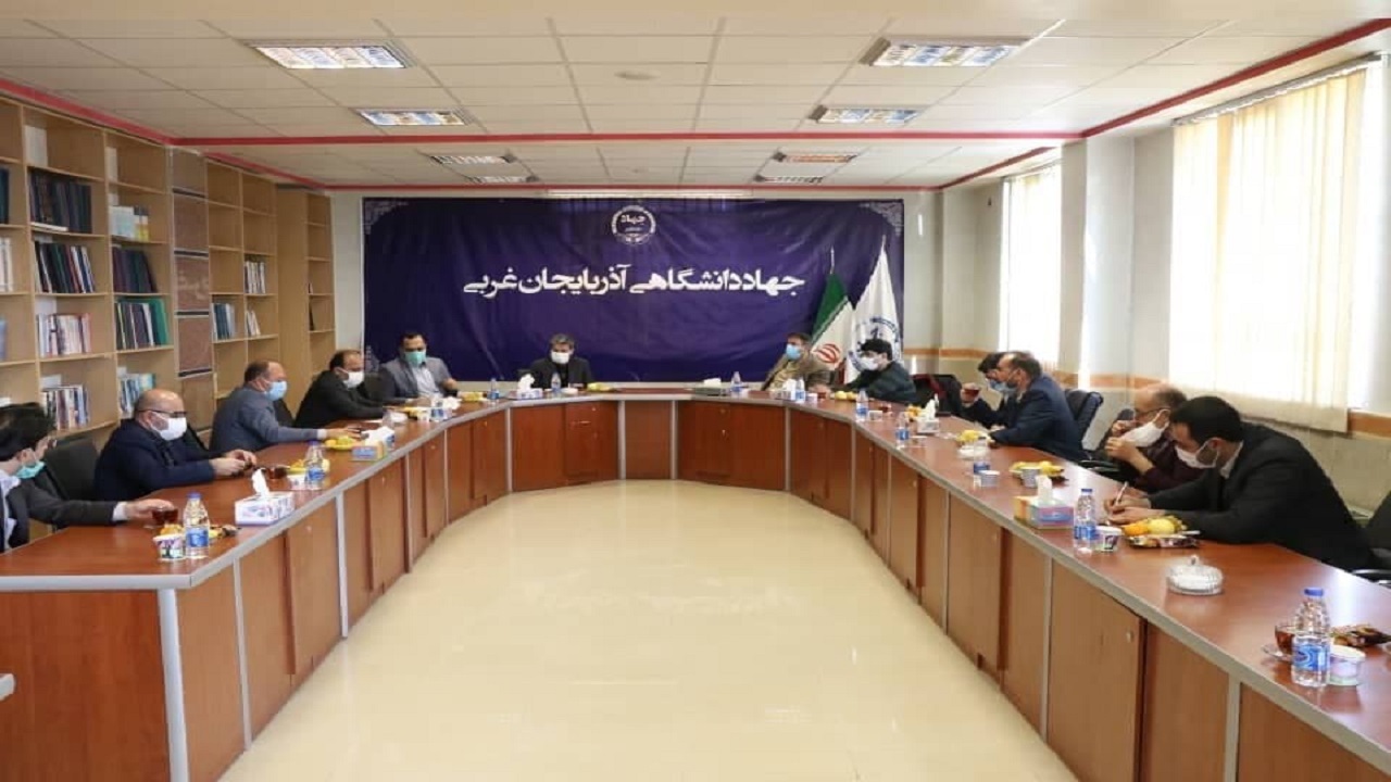 از طرح های فناور و دانش بنیان که توسعه نوین کشاورزی را فراهم سازد حمایت می کنیم