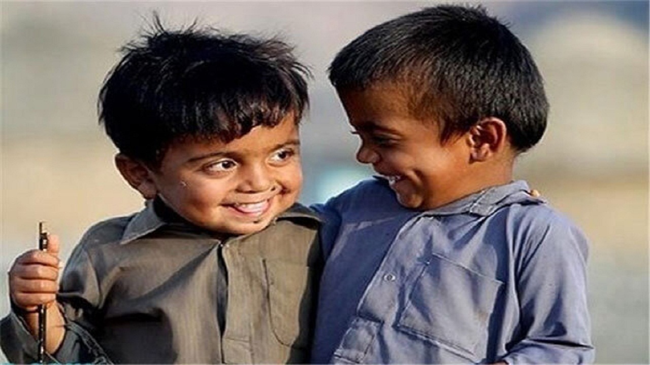 دست مهربانی بسیج و کمیته امداد بر سر ایتام و محسنین خوزستان