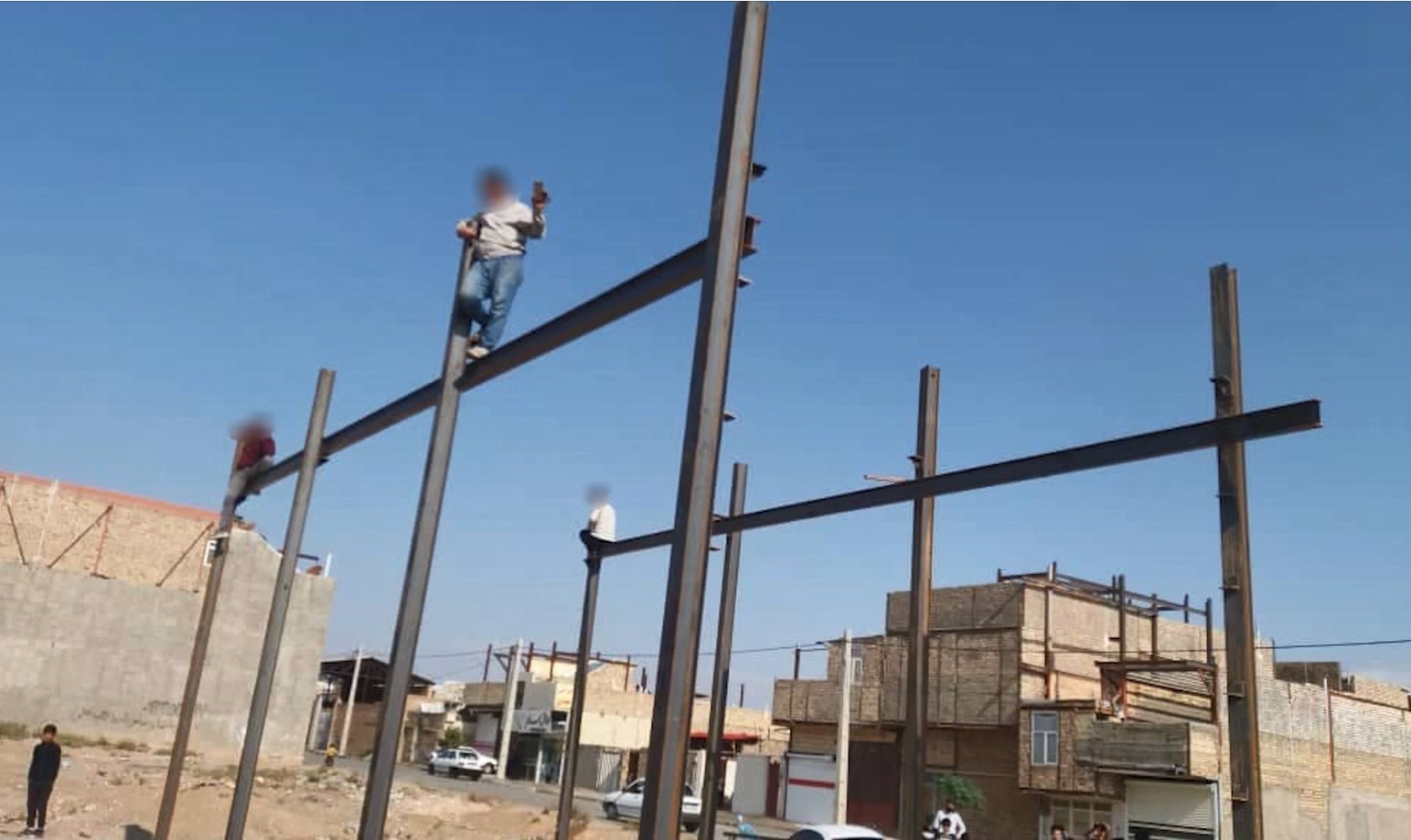 حادثه تخریب ساختمان از سوی شهرداری ساوه و پاسخ  مسئولان