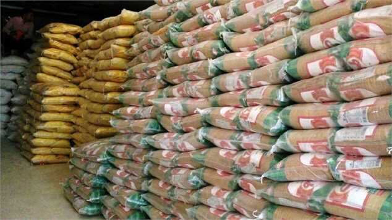 ترخیص برنج و لاستیک‌‎های رسوبی در گمرک بوشهر