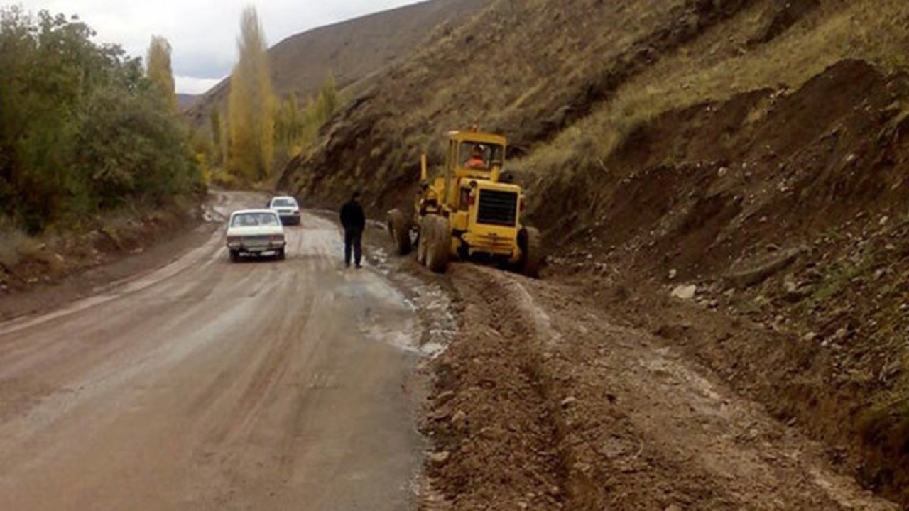 کمک قطره چکانی به مشکلات جاده‌های مرگبار میانه / راه ۱۲۰ روستایی شهرستان فاقد جاده آسفالت