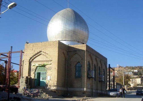 اجرای عملیات نماکاری امامزاده عبدالله (ع) در شهر یاسوج